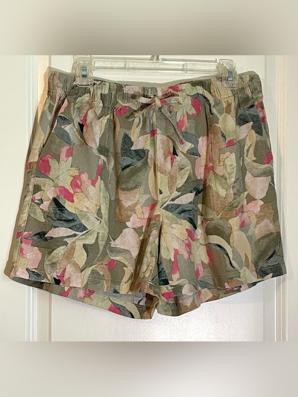 Jules & Leopold Linen/Rayon Blend Olive& Pink Floral Print Shorts Size: Large